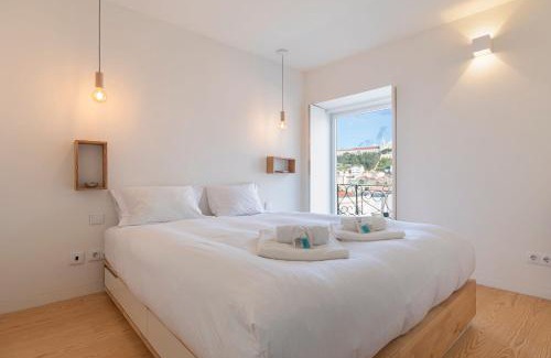 Santa Maria Maior Apartment | LovelyStay - Lisbon Home With Castle View