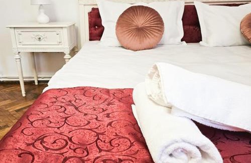 Centrul Vechi Apartment | Ludovic Boutique