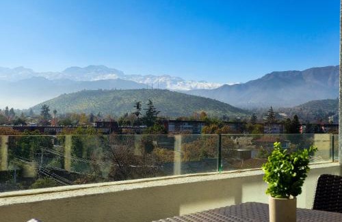 Apoquindo Apartment | Lujoso Depto Las Condes - vista panorámica, a una cuadra del metro & estacionamiento gratis