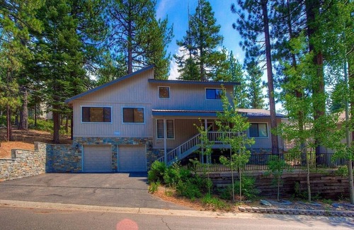 Montgomery Estates House | Lupine Lodge 3 Bedroom Home by RedAwning