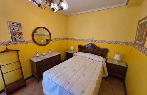 Distrito Oeste Apartment | LUR Gijón - Espacioso alojamiento de 3 hab en La Calzada - VUT-7016-AS