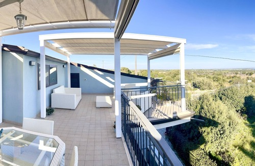 Bosco Pisana Apartment | Lussuoso Attico Panoramico vista Mare in residence
