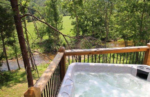 Dyke Cabin | Luvin by the Riverside | 3 Bed, 3 Bath