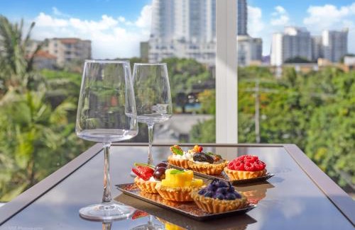 Downtown Hollywood Apartment | Lux 3BR City-View Retreat in Hollywood, 5th Floor