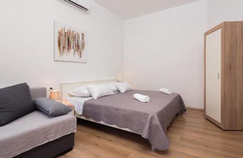 Old Town Apartment | Lux Cindro Studio in Split Center
