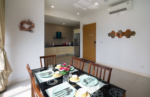 Medini Apartment | Lux Dpristine 3BR Home w Views, 5mins to Legoland