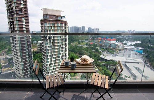 Medini Apartment | Lux Dpristine 3BR Home w Views, 5mins to Legoland