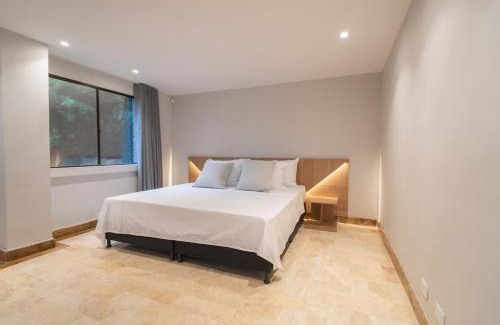 Las Lomas I Apartment | Lux Lleras l Daily Cleaning l AC l Visitrs Allowed