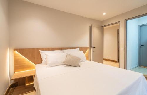 Las Lomas I Apartment | Lux Lleras l Daily Cleaning l AC l Visitrs Allowed