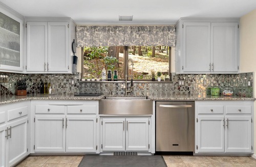 Nevada City Cabin | Lux Retreat with Sauna, Game Rm, BBQ Grill, Deck Dining, Fire pit, Close to Lake