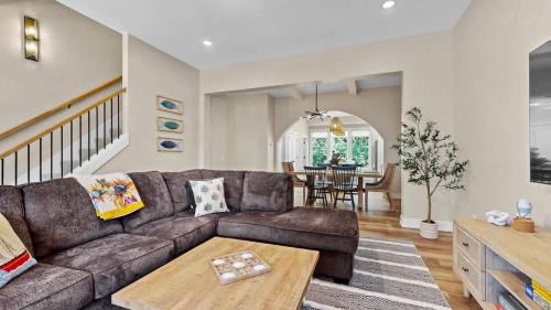 Union Pier House | Luxe by the Lake - Pool Access