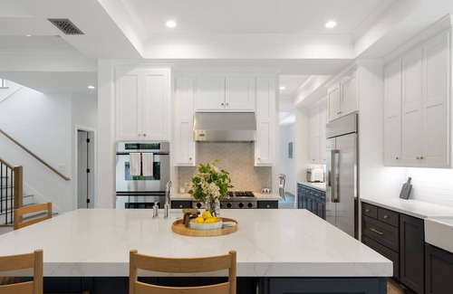The Strand House | LUXE HOME; pool, hot tub, fire pit, huge 4BR/3.5BTH, very close to BCH & DT MB