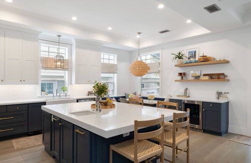 The Strand House | LUXE HOME; pool, hot tub, fire pit, huge 4BR/3.5BTH, very close to BCH & DT MB
