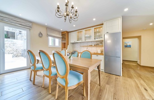 Jesenice House | Luxe home with pool, jacuuzi,sauna next to beach
