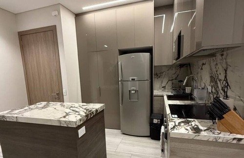 Financial District Apartment | LUXE LE PARC Residence