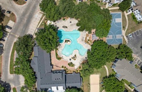 Pleasant Valley Apartment | Luxe Oasis near downtown, pool, free parking