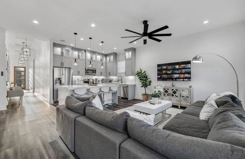 West Dallas House | Luxe Retreat-Hot Tub/Pool/Firepit near State Fair