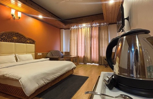 Manali Hotel | Luxe Signature