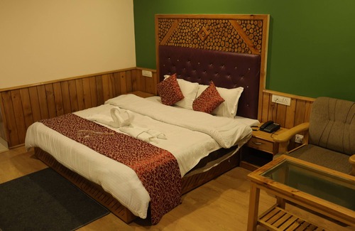 Manali Hotel | Luxe Signature