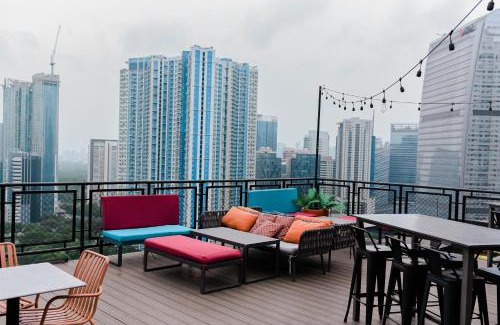 Bonifacio Global City Apartment | Luxe Suite at BCCT - BGC's Prime Studio - Gym, Infinity Pool with breathtaking skyline view