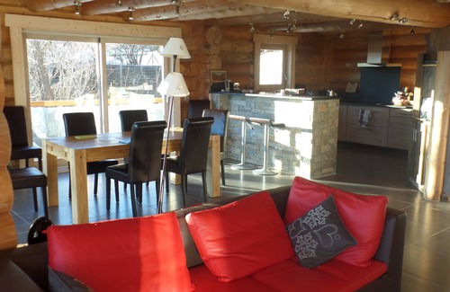 Font-Romeu-Odeillo-Via Ski Chalet | Luxurious log chalet in the city centre, south-facing, panoramic view