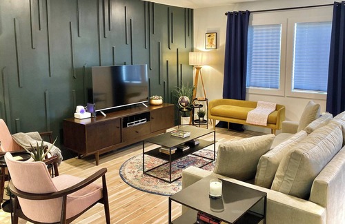 Hudson House | Luxurious 3 BD 2 BA home with an office.Only a 9 min walk to Warren Street.