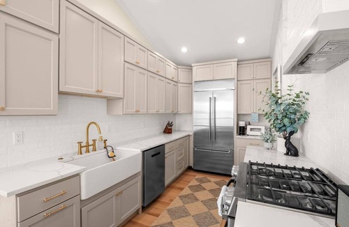 West Seattle Villa | Luxurious 3BR Villa | Chateau La Mer | Ocean Views