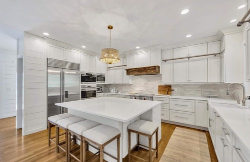 East Falmouth House | Luxurious 7-Bedroom Home near Ocean