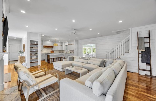 East Falmouth House | Luxurious 7-Bedroom Home near Ocean