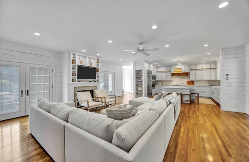 East Falmouth House | Luxurious 7-Bedroom Home near Ocean