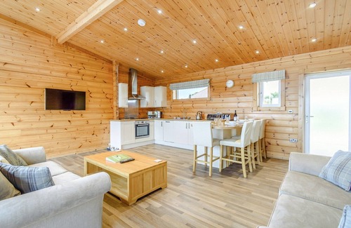 Hollym Ski Chalet | Luxurious and contemporary Finnish log lodge.