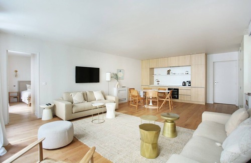 Quartier de la Porte-Saint-Denis Apartment | Luxurious and new Apartment in the Center of Paris