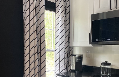 Clarkdale Apartment | Luxurious Apt Private Entrance & Heated Pool