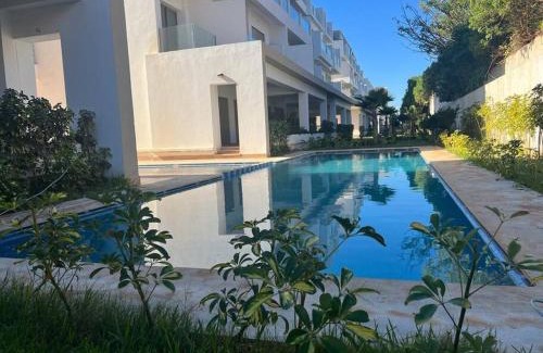 Pont Blondin Apartment | Luxurious Apt with Pool&Sea View