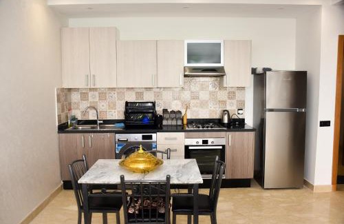 Pont Blondin Apartment | Luxurious Apt with Pool&Sea View