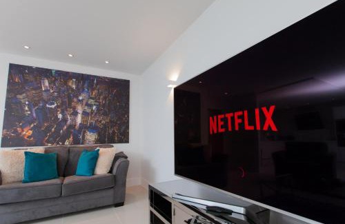 West End Apartment | Luxurious Central Edinburgh Apartment - Sleeps 6