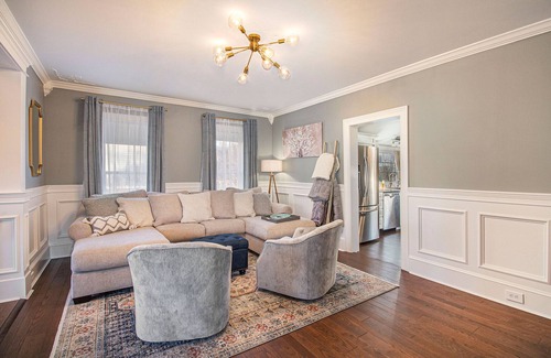 Milford House | Luxurious downtown home w/hot tub