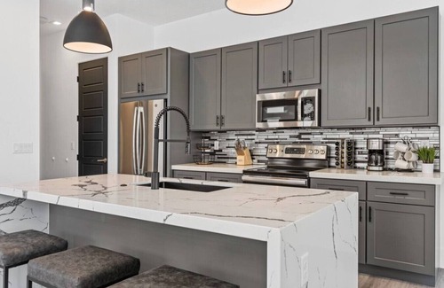 Hurricane Apartment | Luxurious Golf Haven ~ Pool & Spa ~ Stunning View
