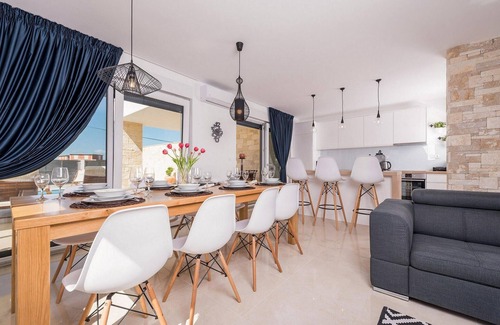 Sukosan House | Luxurious home in Sukosan