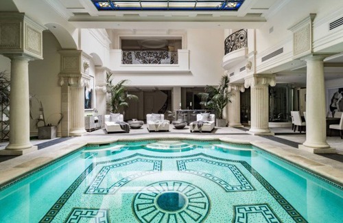Bel Air House | Luxurious Home with Private Hot Tub, Free WiFi, Ping-Pong Table, Game Room