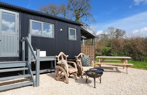 Sidmouth Cabin | Luxurious Hut w/Outdoor Bath & Sea Views