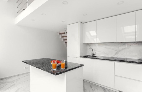 Old Town Apartment | Luxurious Kaunas Basilica Apartment in Old Town by Urban Rent