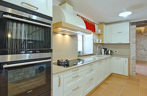 Lasici Villa | Luxurious property for 14 persons with swimming pool in central Istria