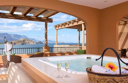Loreto Apartment | Luxurious Stay at Loreto's Waterfront Paradise with Scenic Views