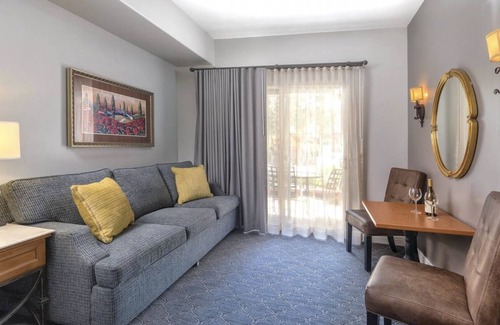 Napa Resort | Luxurious Studio Suite Near Napa Wineries