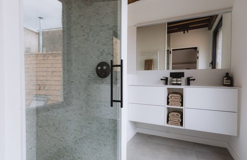 Sint-Andries House | Luxurious vacation home - Center of Antwerp - Kozy Home