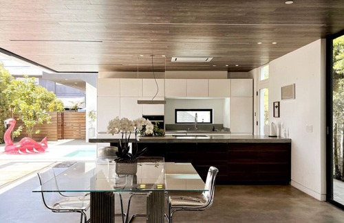 Del Rey Villa | Luxurious Venice Beach Oasis Modern Home