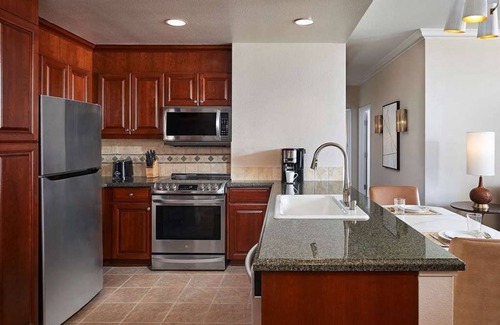 Las Vegas Apartment | Luxury 1 bedroom suite on the Strip for 4 people during the SUPERBOWL Las Vegas