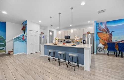 Loughman House | Luxury 13 Bedroom Disney Villa Pool SPA Game Room WI-FI 13 Villa by RedAwning