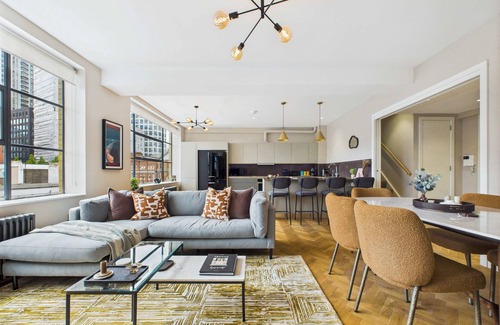 Hoxton Apartment | Luxury 2-Bedroom Duplex in London's Tech Hub